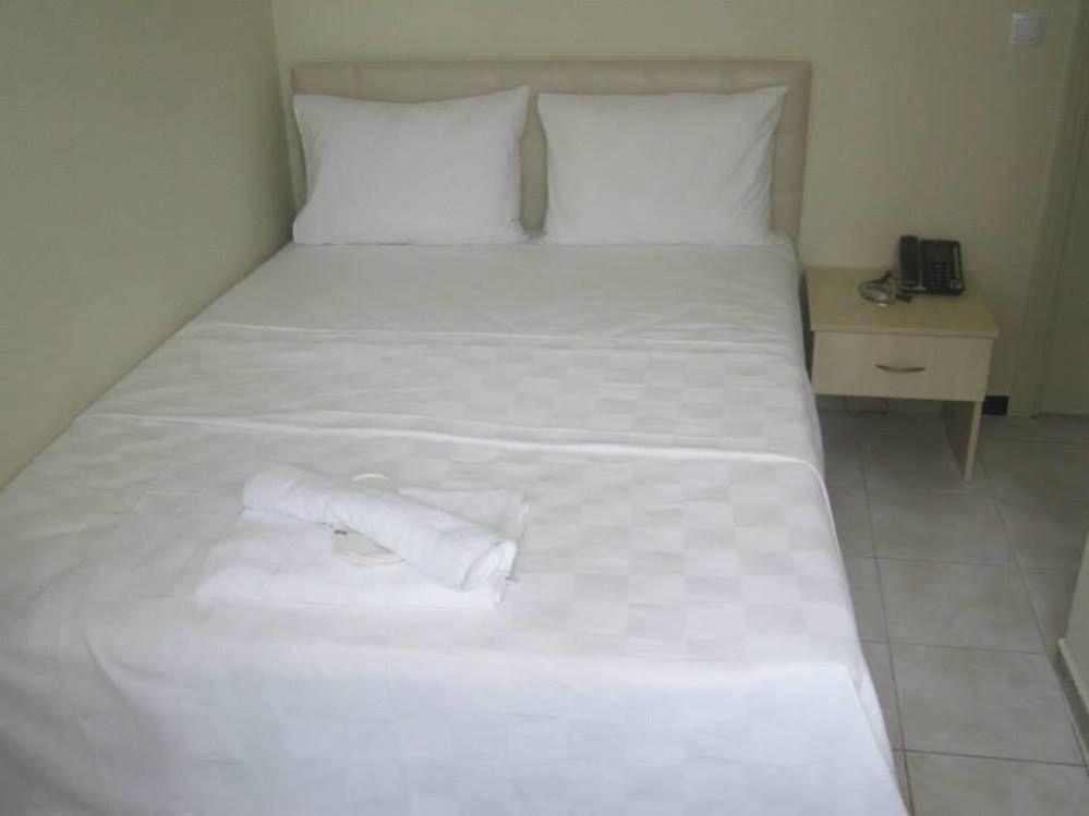 Saral Otel Derince Bagian luar foto